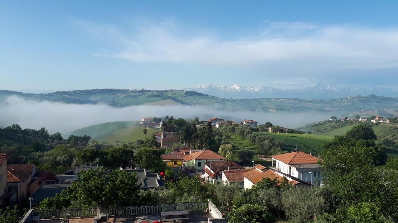 Bed And Breakfast La Pecora Rosa Sant'Omero Экстерьер фото